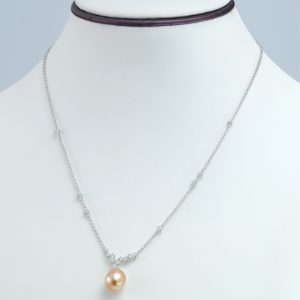 Helmi Necklace