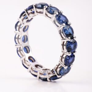 Full and Grand Blue Sapphire Ring