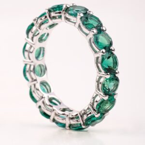 Full and Grand Emerald Ring