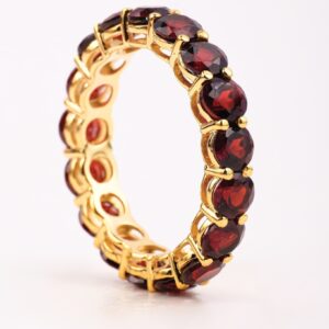 Full and Grand Garnet Ring