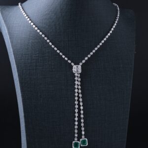 Vida Necklace